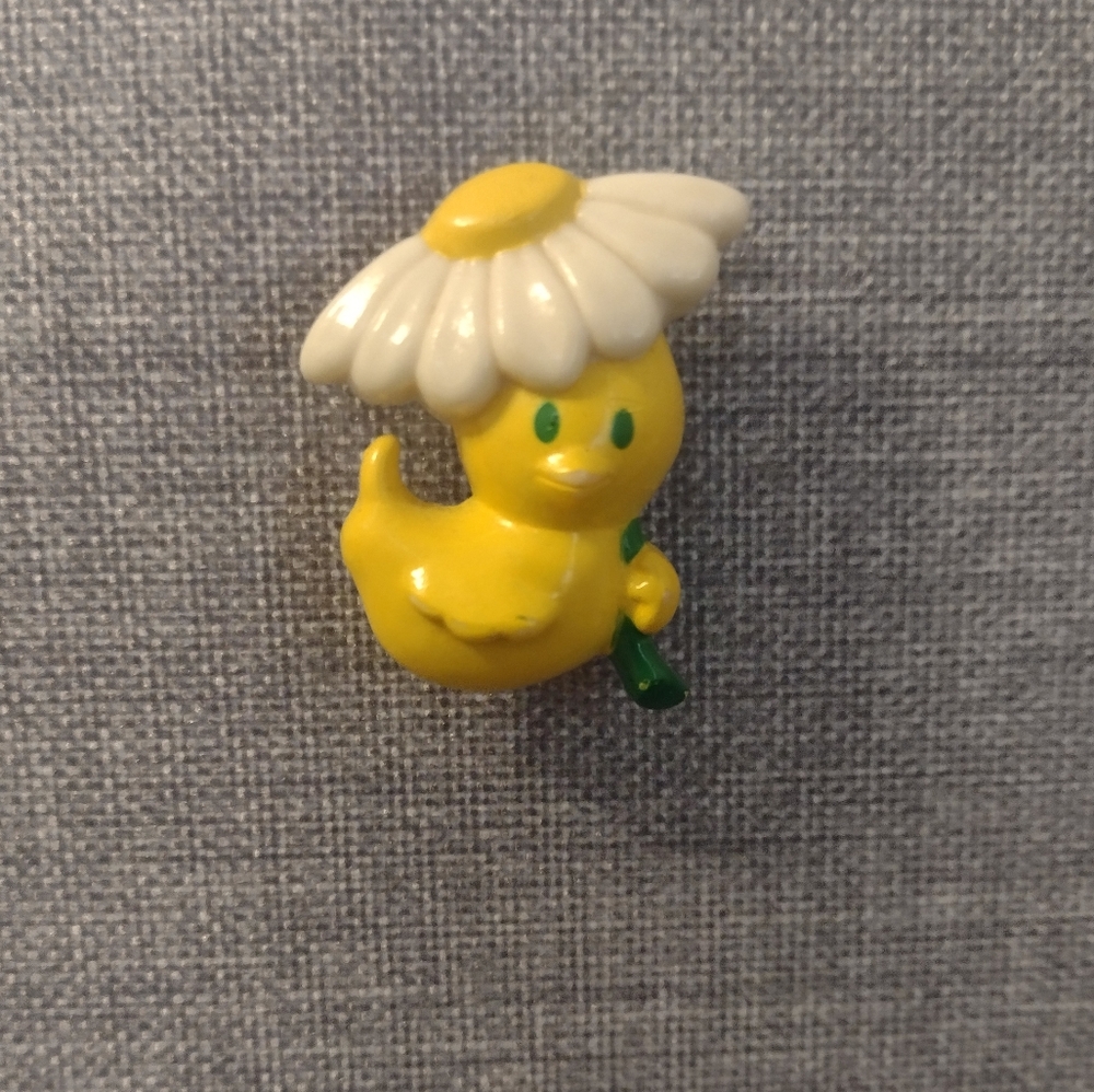 AVON Duck Daisy Flower Umbrella Pin Brooch Easter Spring Collectible Vintage